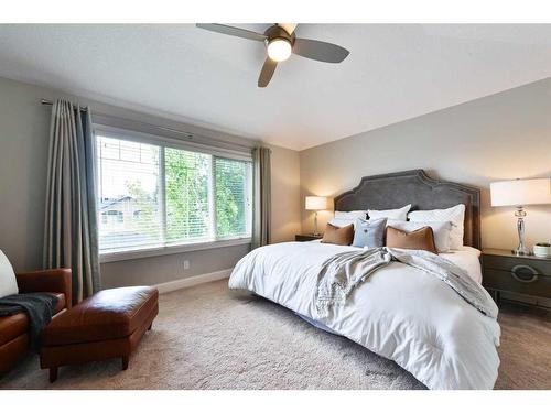 4410 17 Street Sw, Calgary, AB - Indoor Photo Showing Bedroom