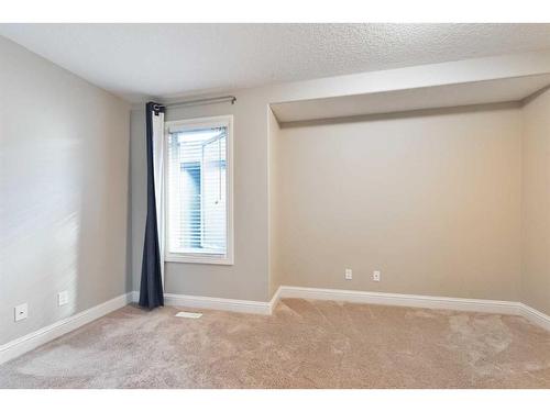 4410 17 Street Sw, Calgary, AB - Indoor Photo Showing Other Room