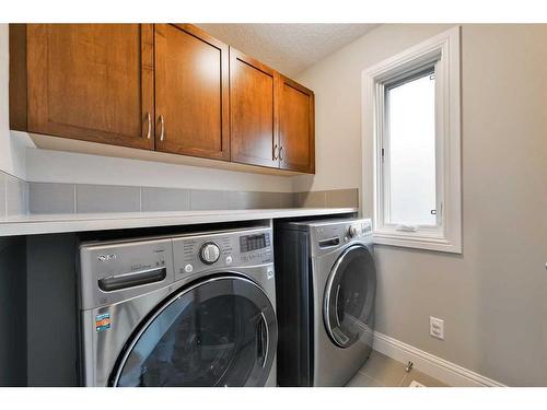 4410 17 Street Sw, Calgary, AB - Indoor Photo Showing Laundry Room