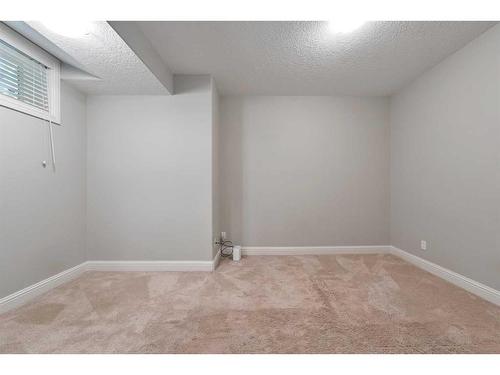 4410 17 Street Sw, Calgary, AB - Indoor Photo Showing Other Room