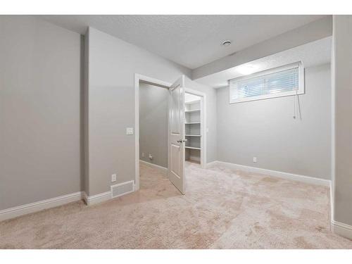 4410 17 Street Sw, Calgary, AB - Indoor