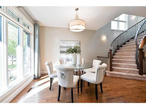 4410 17 Street Sw, Calgary, AB - Indoor Photo Showing Dining Room