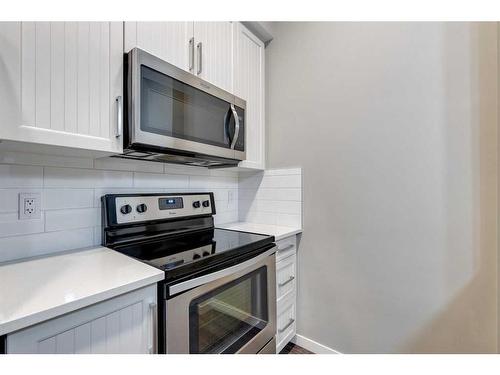 408-20 Mahogany Mews Se, Calgary, AB - Indoor Photo Showing Kitchen