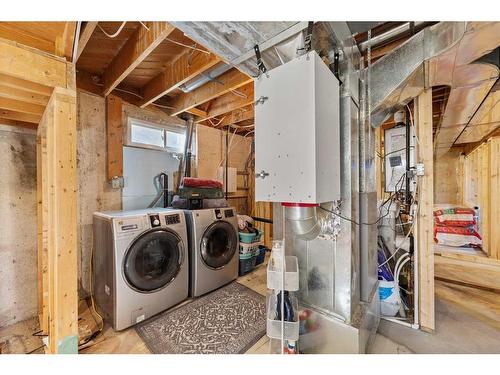 4421 55 Avenue, Olds, AB - Indoor Photo Showing Laundry Room