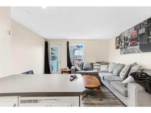 268 Saddlebrook Pointe Ne, Calgary, AB - Indoor Photo Showing Living Room