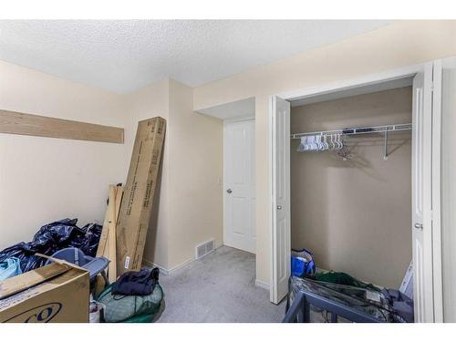 268 Saddlebrook Pointe Ne, Calgary, AB - Indoor Photo Showing Other Room