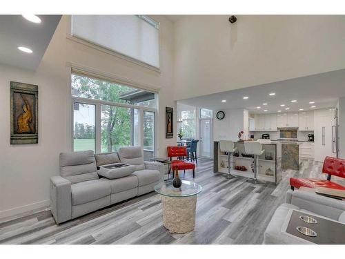 7075 Christie Briar Manor Sw, Calgary, AB - Indoor Photo Showing Living Room