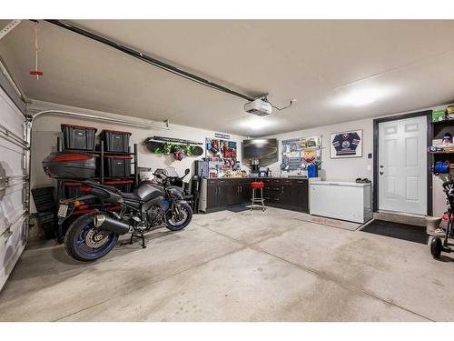 53-300 Marina Drive, Chestermere, AB - Indoor Photo Showing Garage