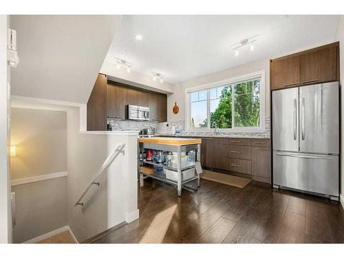 53-300 Marina Drive, Chestermere, AB - Indoor Photo Showing Kitchen