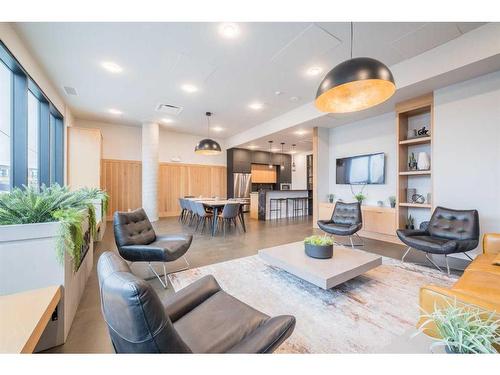 314-4138 University Avenue Nw, Calgary, AB - Indoor Photo Showing Living Room