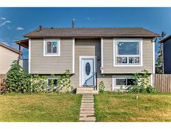 20 Castlebrook Road NE Calgary, AB T3J 1R2