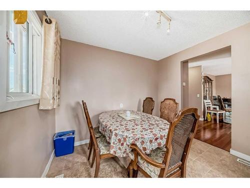 20 Castlebrook Road Ne, Calgary, AB - Indoor Photo Showing Dining Room