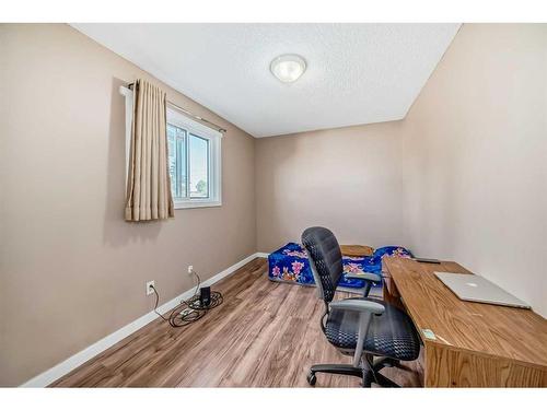 20 Castlebrook Road Ne, Calgary, AB - Indoor Photo Showing Office