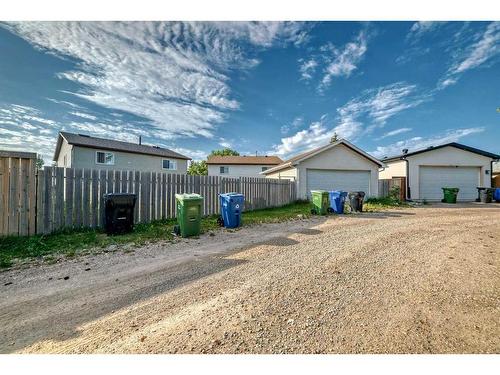 20 Castlebrook Road Ne, Calgary, AB - Outdoor