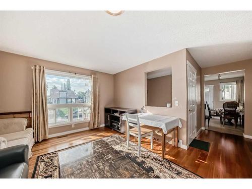 20 Castlebrook Road Ne, Calgary, AB - Indoor