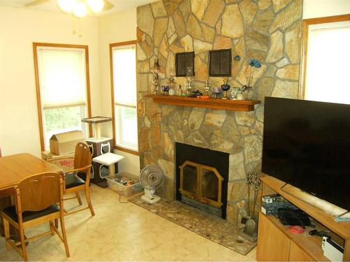 133 6 Avenue Se, Three Hills, AB - Indoor With Fireplace