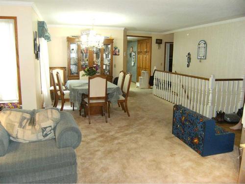 133 6 Avenue Se, Three Hills, AB - Indoor Photo Showing Other Room