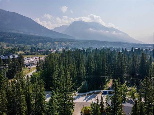 913 17Th Street, Canmore, AB 