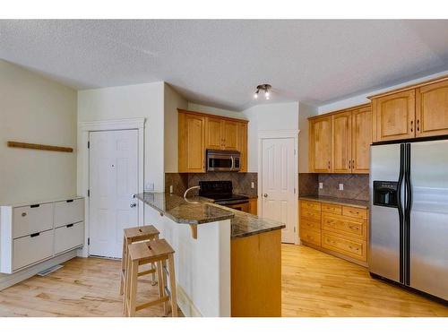 2-1924 32 Street Sw, Calgary, AB - Indoor Photo Showing Kitchen