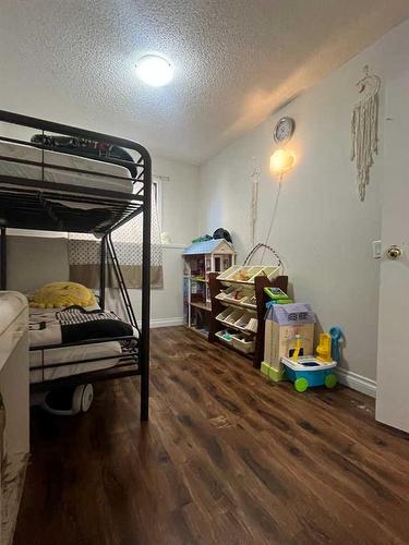 711 Whiteridge Road Ne, Calgary, AB - Indoor Photo Showing Other Room