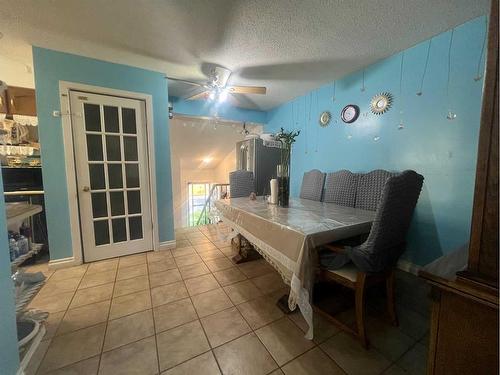 711 Whiteridge Road Ne, Calgary, AB - Indoor Photo Showing Dining Room