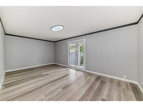 4308 6A Avenue Se, Calgary, AB - Indoor Photo Showing Other Room