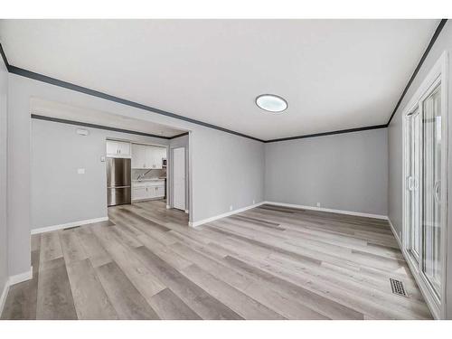 4308 6A Avenue Se, Calgary, AB - Indoor Photo Showing Other Room