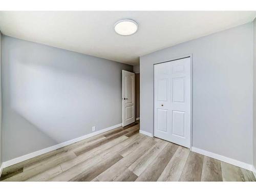 4308 6A Avenue Se, Calgary, AB - Indoor Photo Showing Other Room