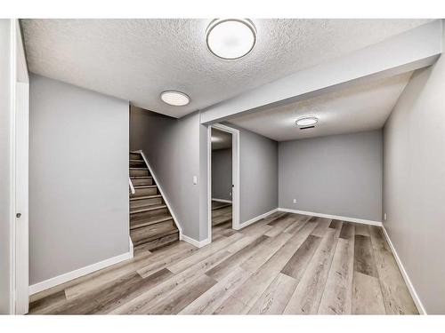 4308 6A Avenue Se, Calgary, AB - Indoor Photo Showing Other Room