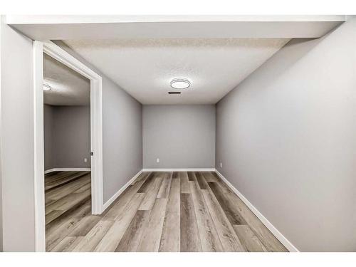 4308 6A Avenue Se, Calgary, AB - Indoor Photo Showing Other Room