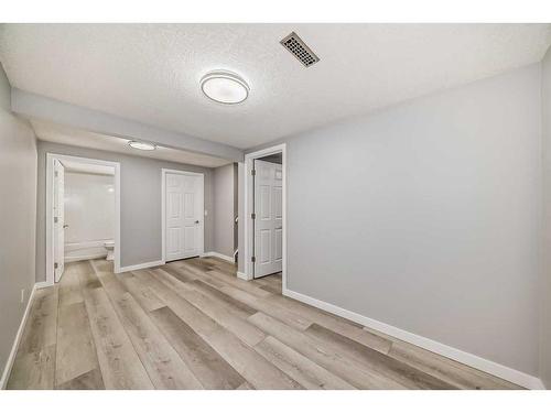 4308 6A Avenue Se, Calgary, AB - Indoor Photo Showing Other Room