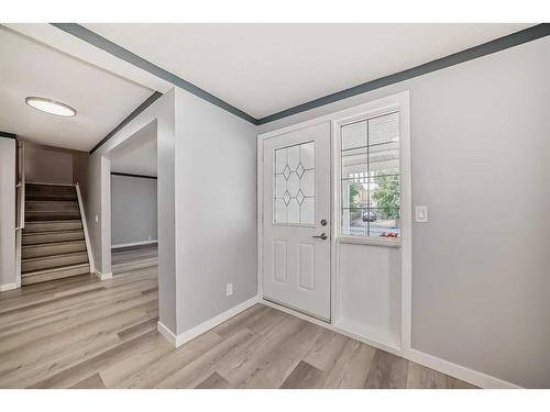 4308 6A Avenue Se, Calgary, AB - Indoor Photo Showing Other Room