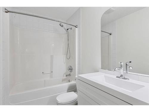 475 Chaparral Ridge Circle Se, Calgary, AB - Indoor Photo Showing Bathroom