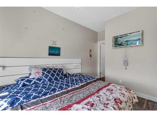 407-605 17 Avenue Nw, Calgary, AB - Indoor Photo Showing Bedroom