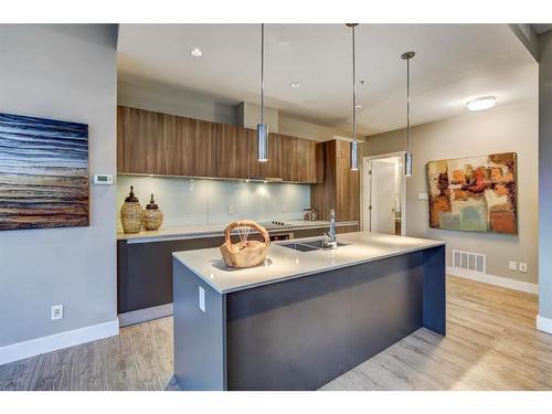 707-1122 3 Street Se, Calgary, AB - Indoor Photo Showing Kitchen