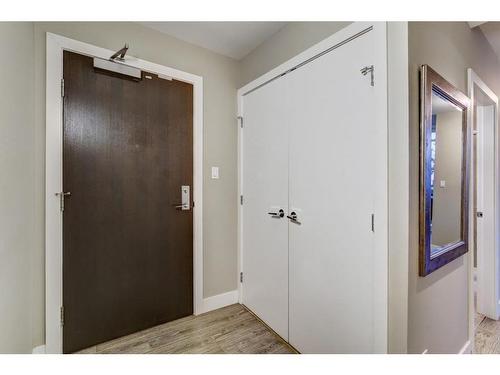 707-1122 3 Street Se, Calgary, AB - Indoor Photo Showing Other Room