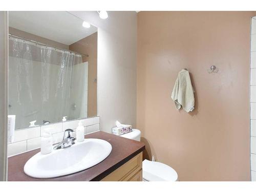 109 Prairie Sound Circle Nw, High River, AB - Indoor Photo Showing Bathroom