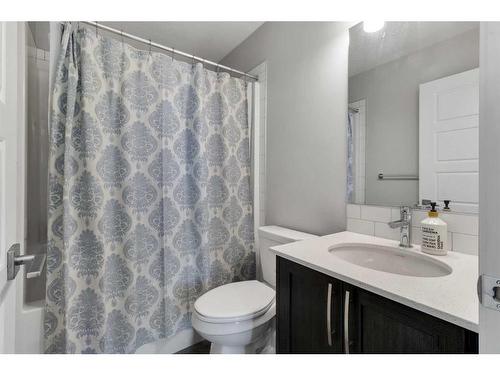 101 Dawson Drive, Chestermere, AB - Indoor Photo Showing Bathroom