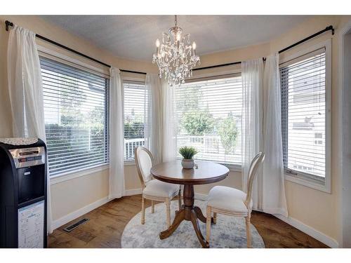 27 Woodford Court Sw, Calgary, AB - Indoor Photo Showing Dining Room