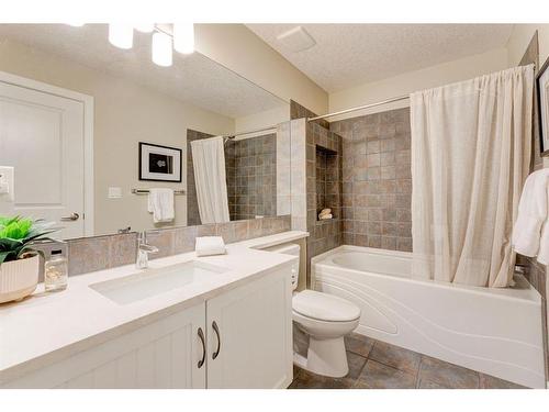 309-1800 14A Street Sw, Calgary, AB - Indoor Photo Showing Bathroom