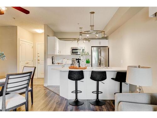 309-1800 14A Street Sw, Calgary, AB - Indoor Photo Showing Kitchen