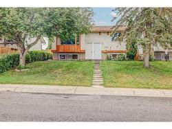 5720 18 Avenue NE Calgary, AB T1Y 1P1