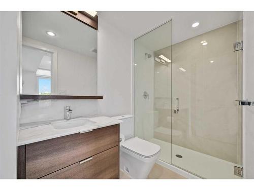 804-118 Waterfront Court Sw, Calgary, AB - Indoor Photo Showing Bathroom