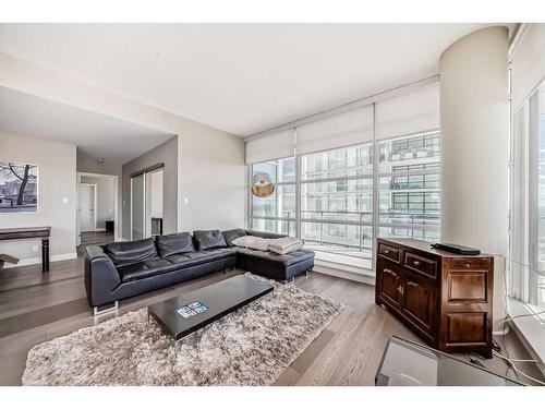 3701-1122 3 Street Se, Calgary, AB - Indoor Photo Showing Living Room