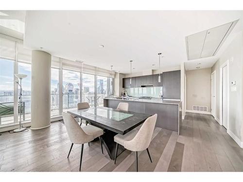 3701-1122 3 Street Se, Calgary, AB - Indoor Photo Showing Dining Room