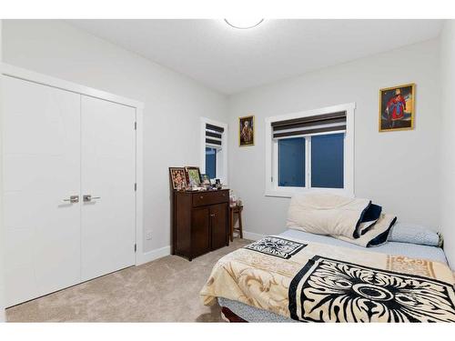 198 Kinniburgh Crescent, Chestermere, AB - Indoor Photo Showing Bedroom