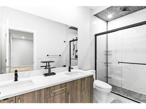 198 Kinniburgh Crescent, Chestermere, AB - Indoor Photo Showing Bathroom