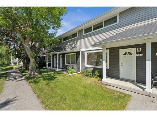 543 Regal Park Ne, Calgary, AB - Outdoor