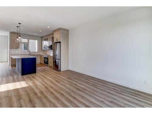 65 Sage Hill Heights Nw, Calgary, AB - Indoor Photo Showing Kitchen