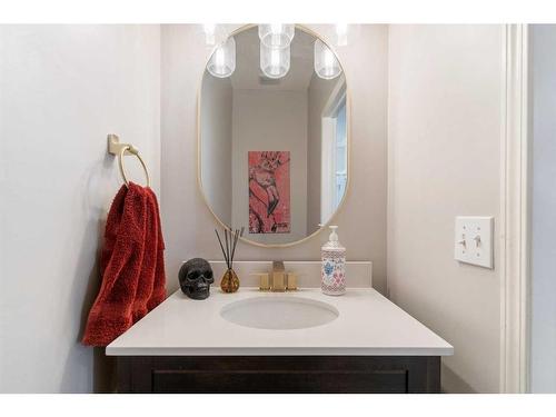 122 Evanscove Circle Nw, Calgary, AB - Indoor Photo Showing Bathroom